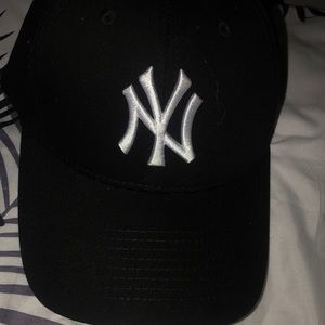 Gucci NYC Yankees hat black